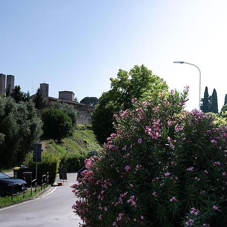 Un Passo Dalle Torri San Gimignano Eksteriør billede