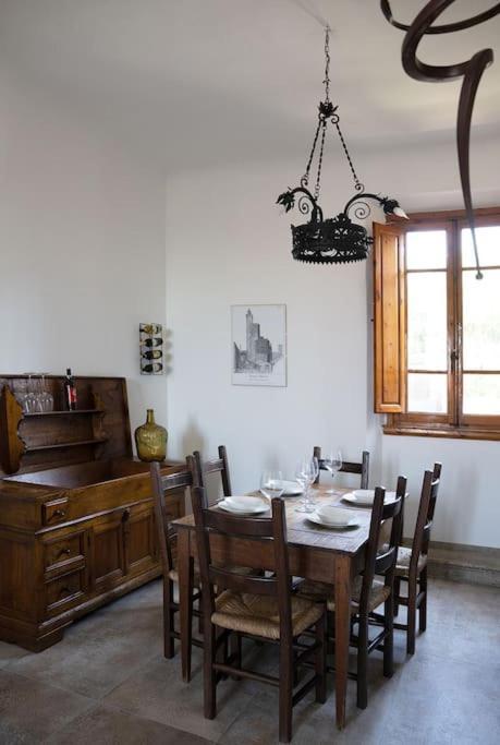 Un Passo Dalle Torri San Gimignano Eksteriør billede