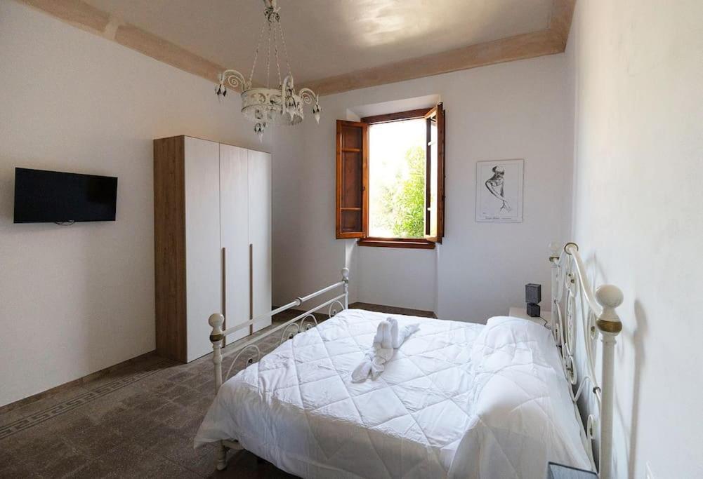 Un Passo Dalle Torri San Gimignano Eksteriør billede